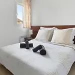 T3 Chaleureux Avec Terrasse Et Piscine Chauffee Prayssac