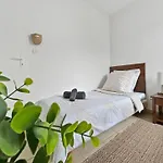 Appartement T3 Chaleureux Avec Terrasse Et Piscine Chauffee *